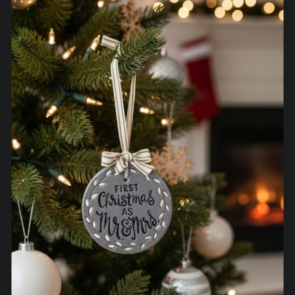 ❤️$25💥NWT Mr and Mrs First Christmas Ornament